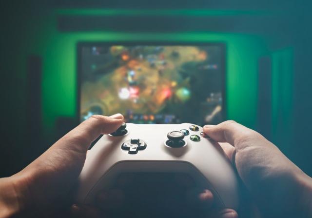 Online essentials for serious gamers